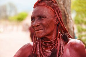 himba-frau-in-namibia